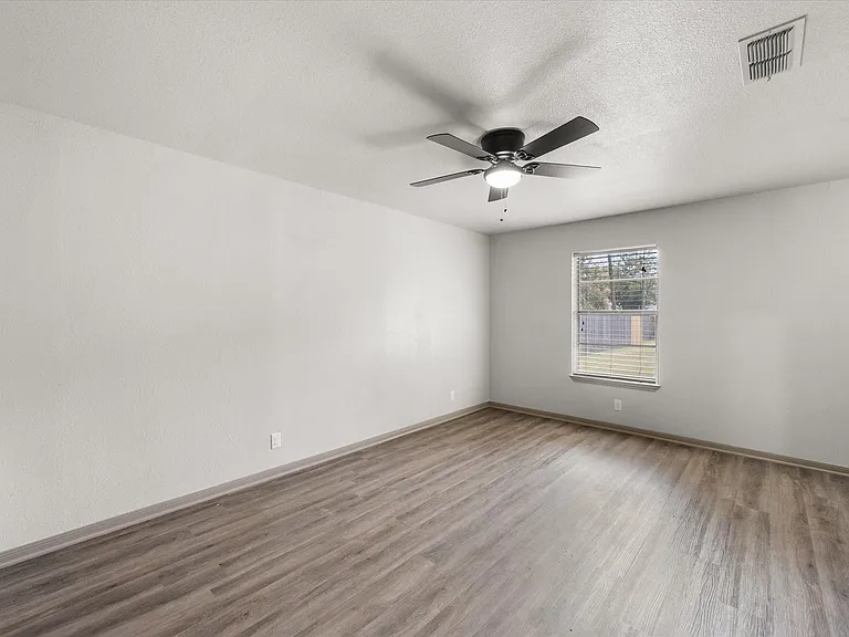 3008 Lafayette St — Photo 17