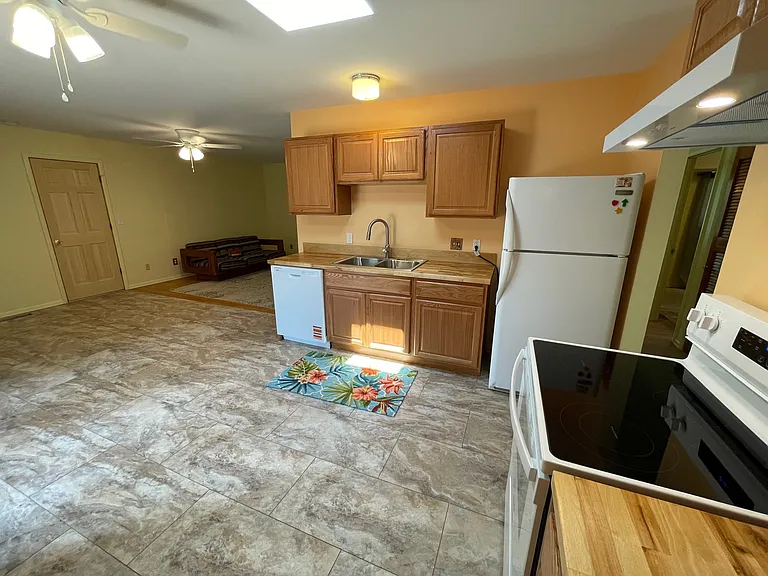 4280 E Aurora Ave — Photo 16