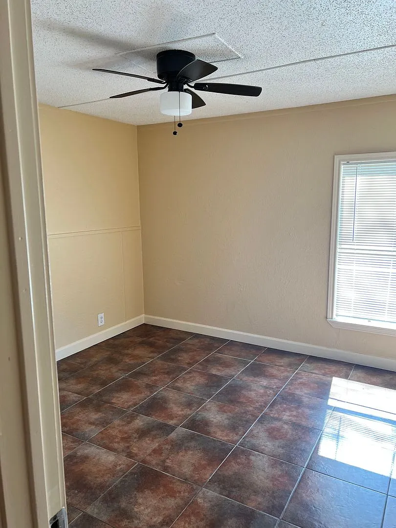 Introducing our 2 bedroom / 1 Bathroom Duplex For Rent in Beaumont, TX — Photo 3