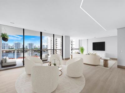 3640 Yacht Club Dr APT 810, Aventura, FL, 33180