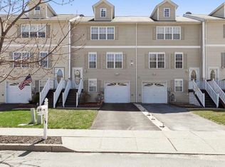 39 Mayer Dr, Middletown, NY 10940