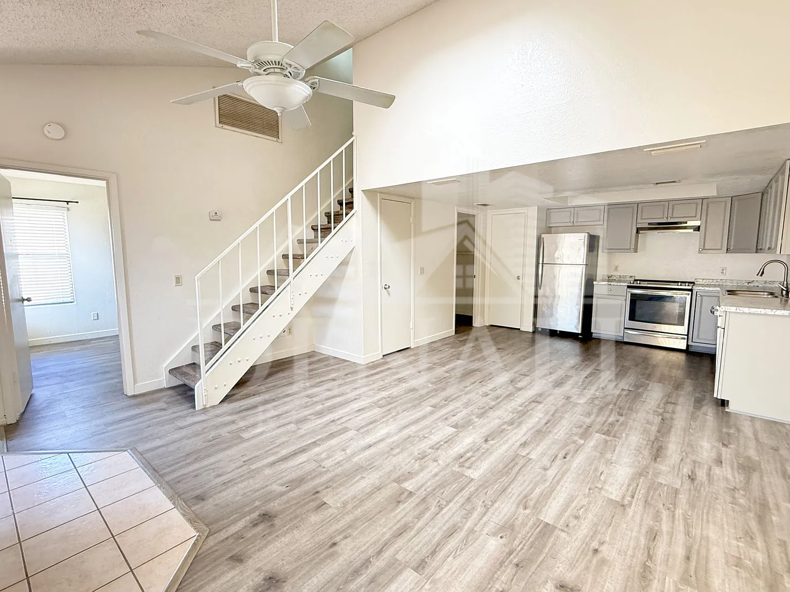 2 bed, 2.0 bath, 1100 sqft, $1,395 — Photo 3