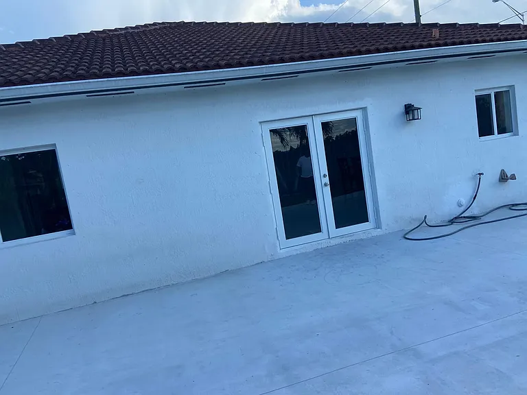 184 Eureka Dr — Photo 4
