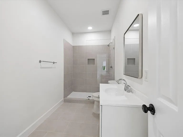 7702 Sealey St — Photo 22