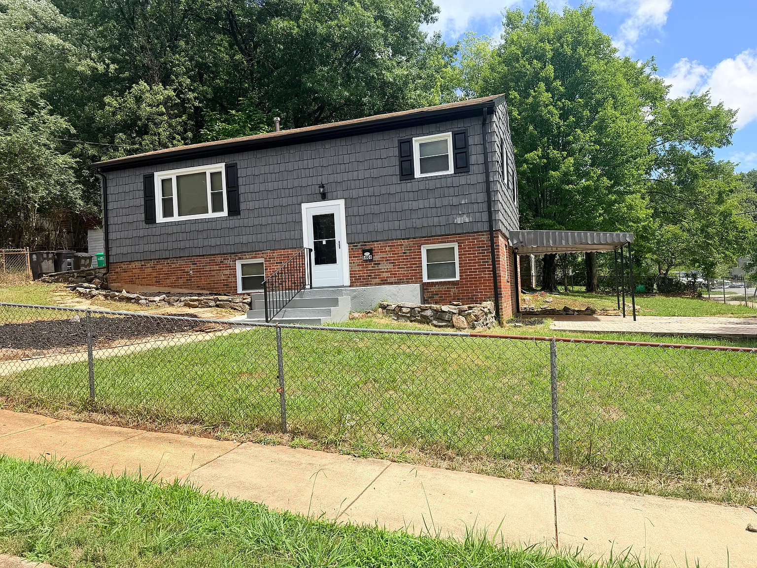 5 bed, 925 sqft, $3,600 — Photo 1