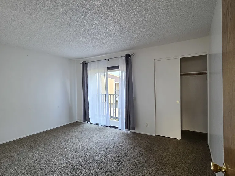 1113 W Cypress Ave — Photo 15