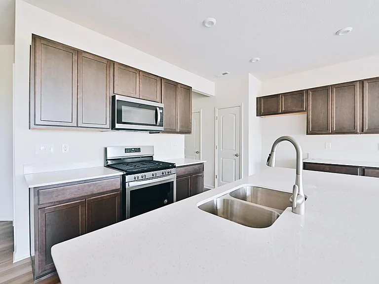 14246 Bay Willow Dr — Photo 3