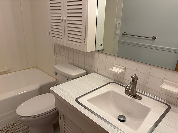 2nd image of 7010 Carriage Hill Dr APT 201