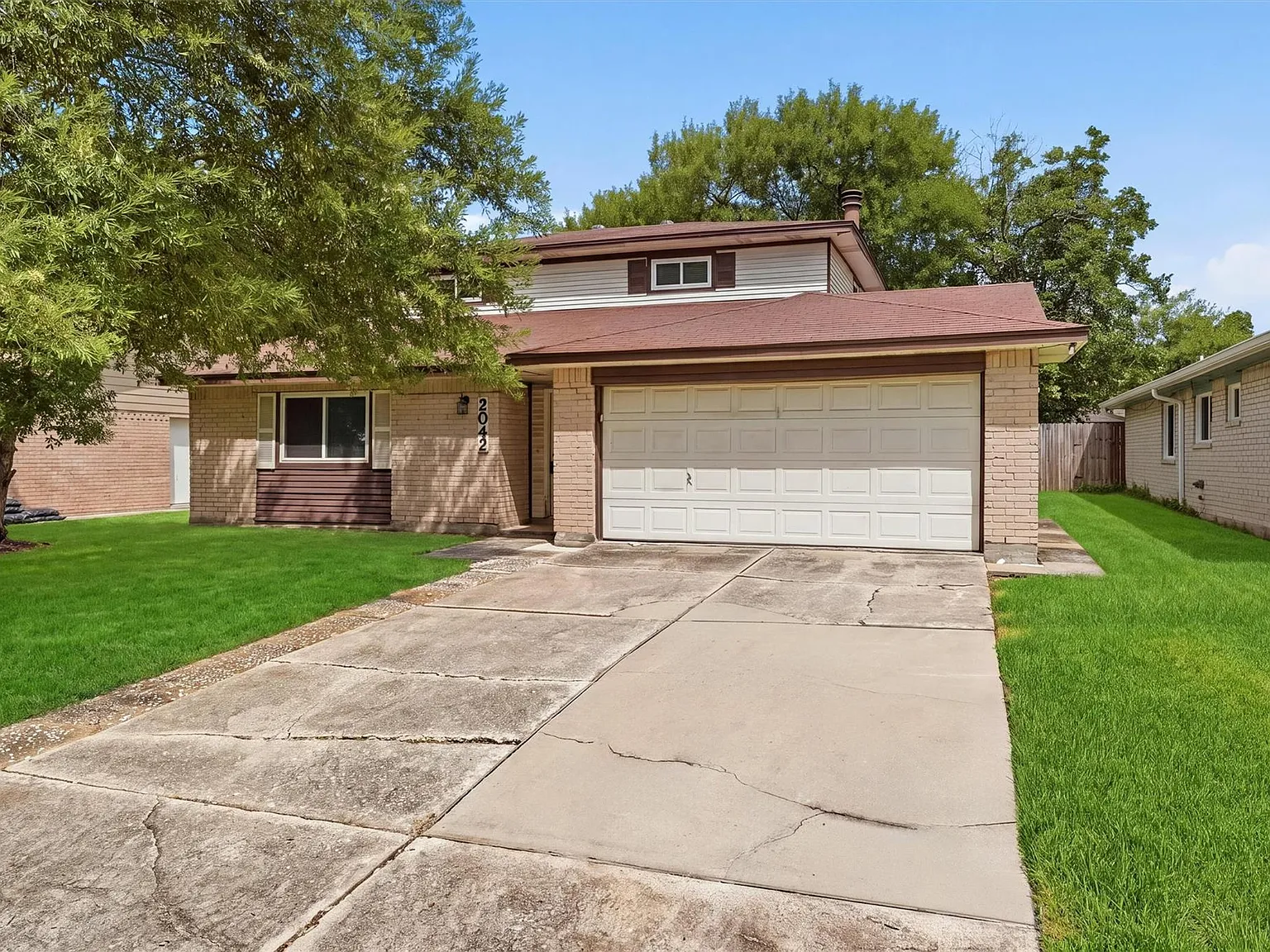 4 bed, 3.5 bath, 2475 sqft, $2,200 — Photo 2