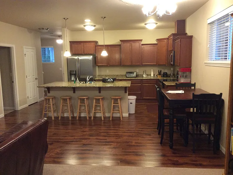 7613 Columbia Way NE — Photo 3