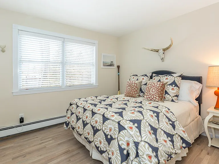 42 Oak St — Photo 12