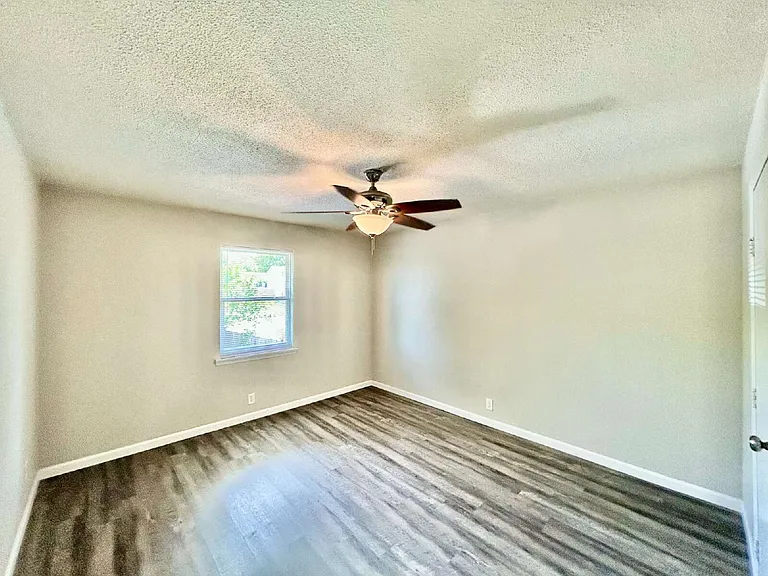 108 Woodcreek Dr #A-8 — Photo 4