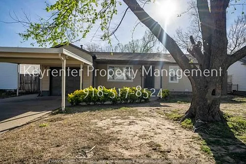815 N Hudson Ave Photo 1