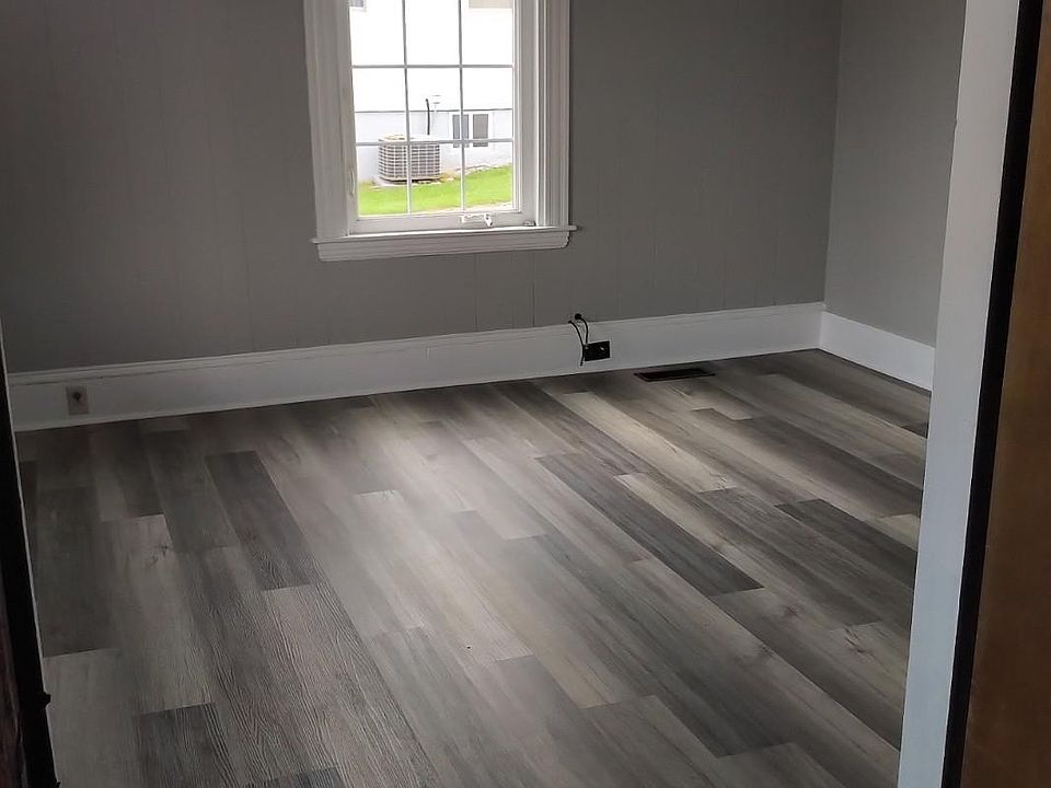 2nd image of 640 Main Rd N #1A