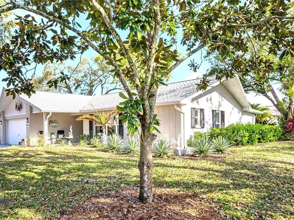 1303 Glengarry Dr, Palm Harbor, FL 34684