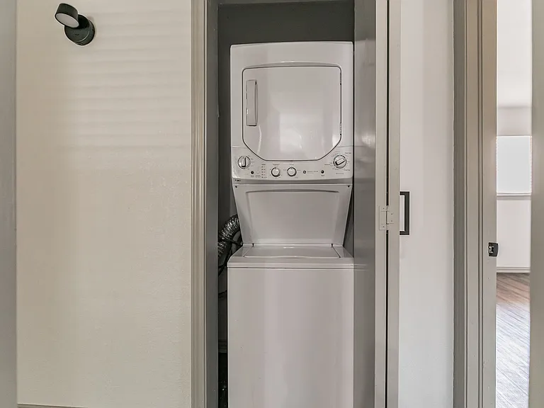 Colony House — Photo 10