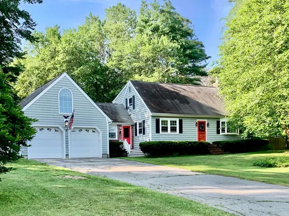 91 Carriage Lane, Hopkinton, NH 03229