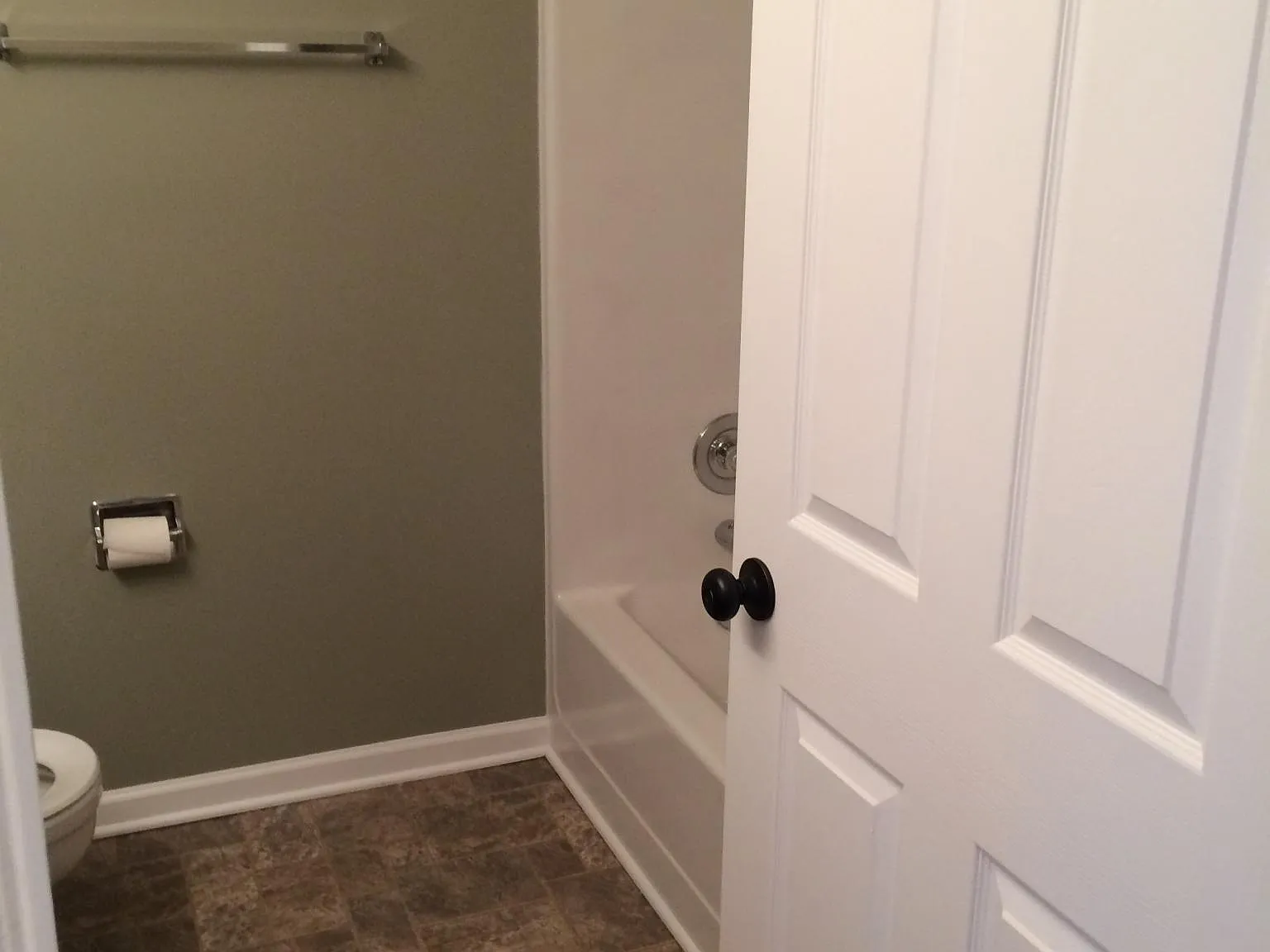 4 bed, 2.5 bath, 2237 sqft, $2,800 — Photo 3