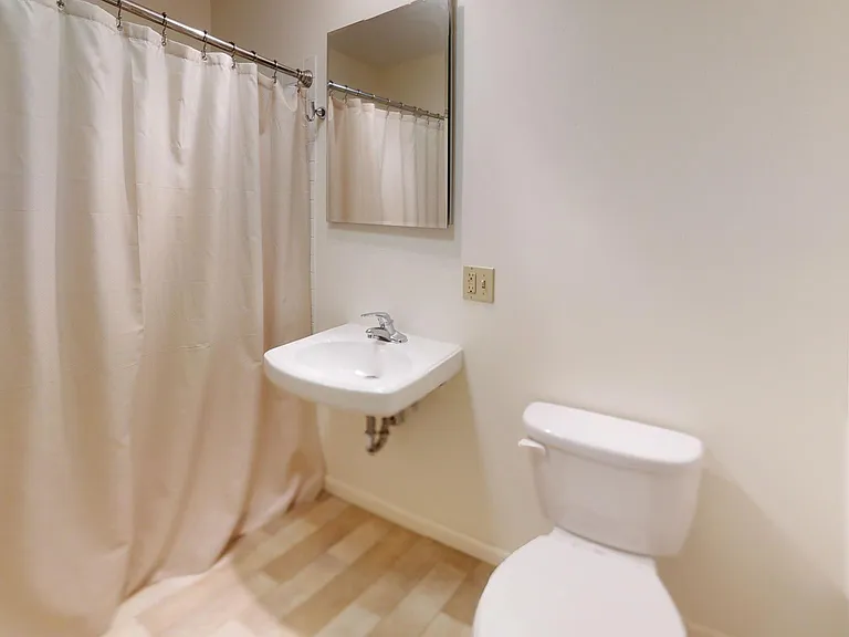 75 Bank St #211 — Photo 4