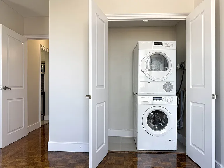 80 Wellesley St E #403 — Photo 9