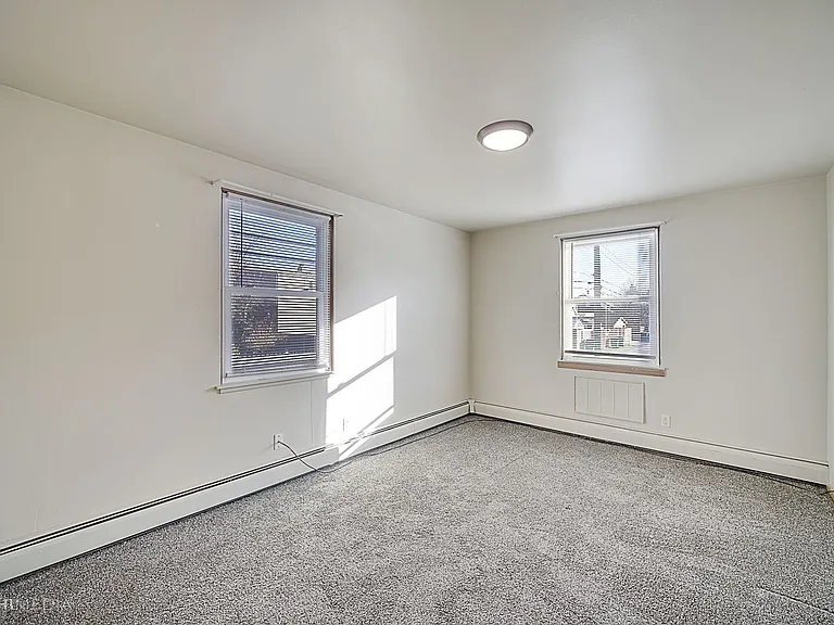 1307 Calumet Ave — Photo 17