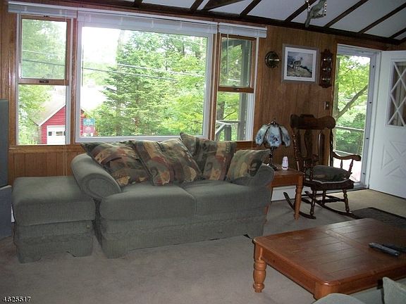 3rd image of 1080 Lakeside Dr E