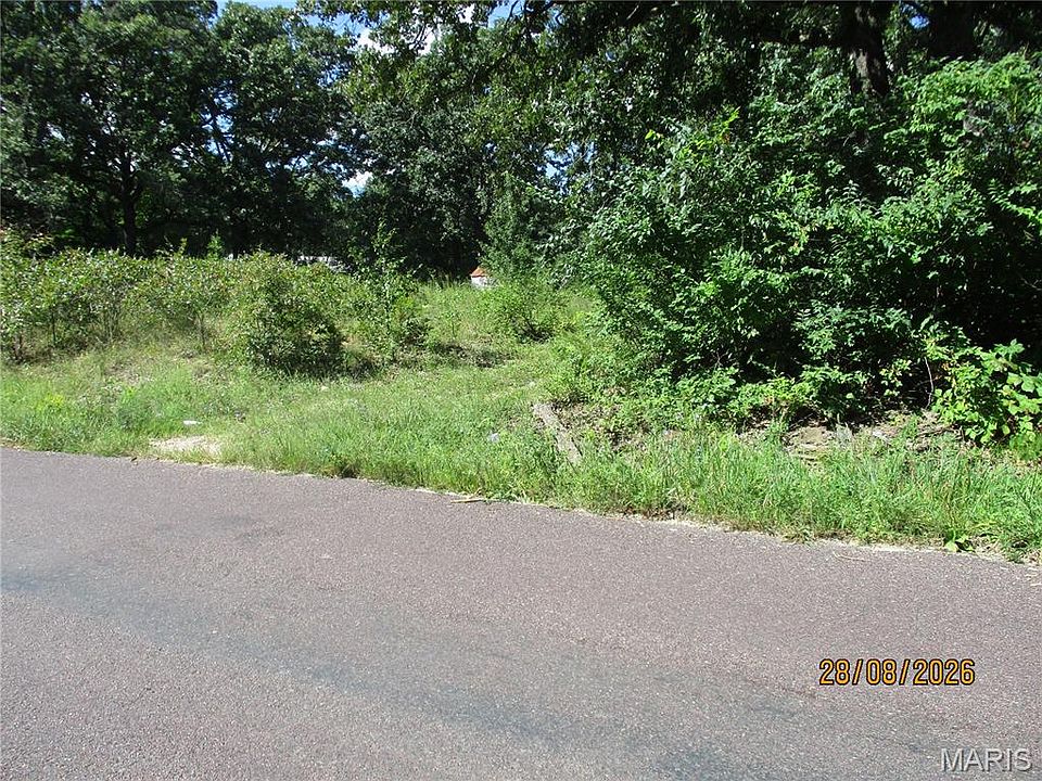 2nd image of 841 Shady Ln