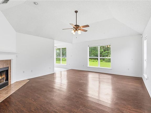 4th image of 27518 Hilltop Ct