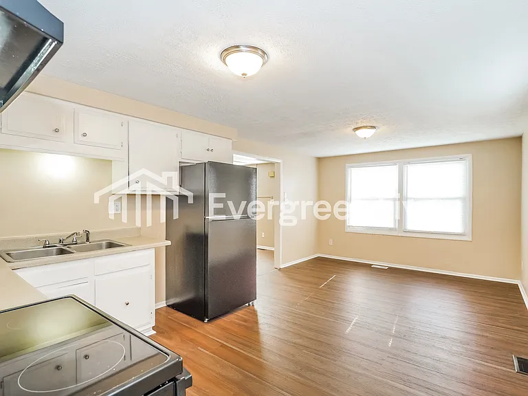 2719 Pontiac St — Photo 6