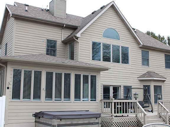 3rd image of 1 Prairie Sun Ln