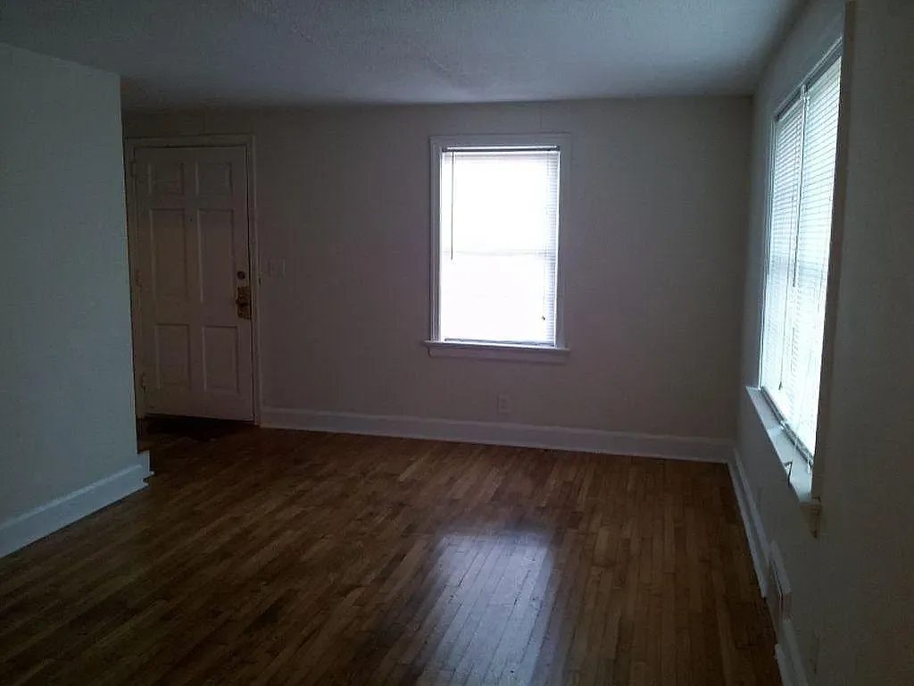 219 Colleton Rd — Photo 4