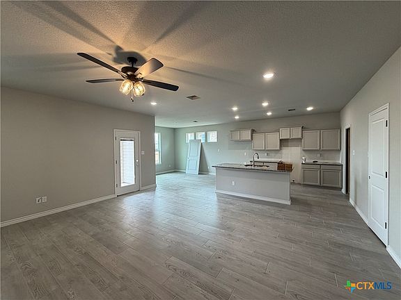 4th image of 3110 Seeker St