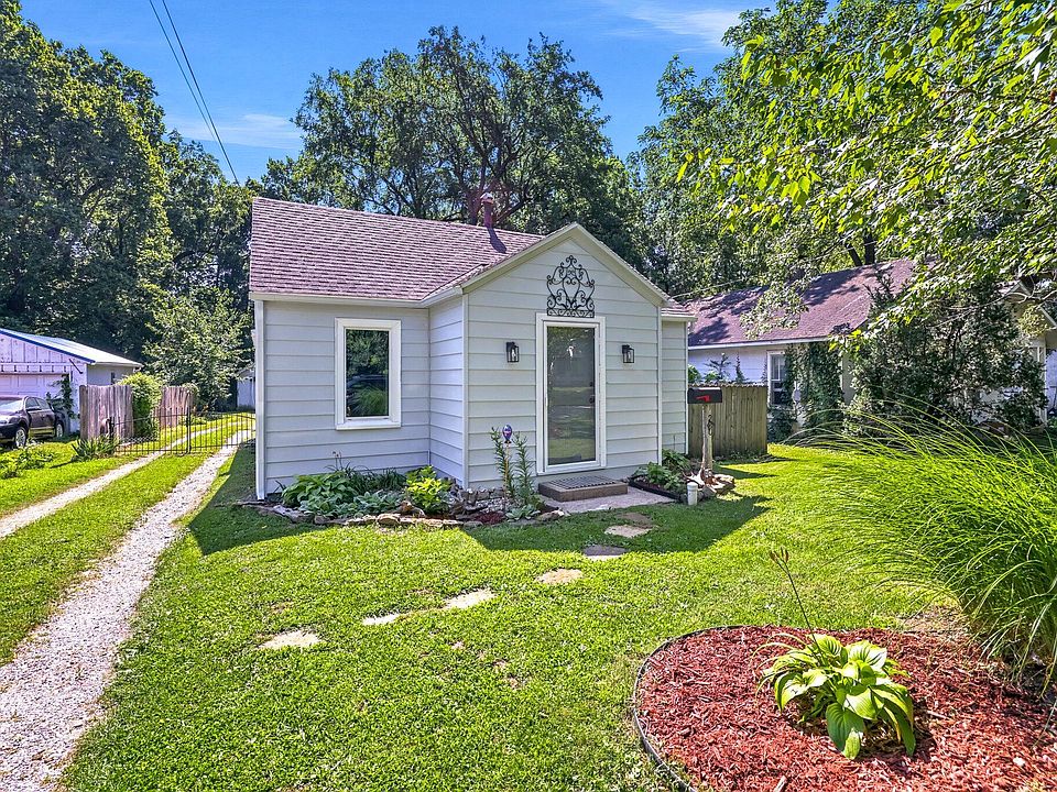 1st image of 1616 N Rogers Avenue