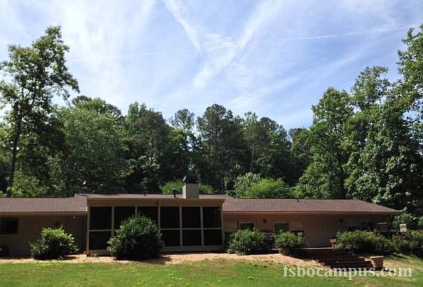 1st image of 325 Kings Ct NE
