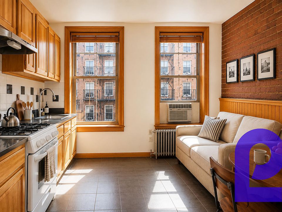 2nd image of 110 Macdougal St APT 5R