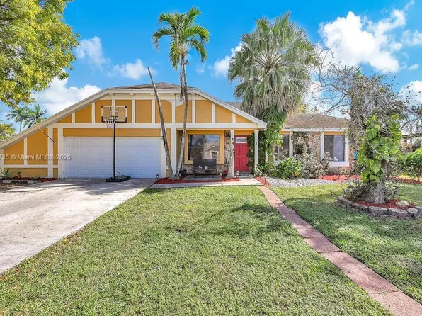 740 S Wind Cir, Fort Lauderdale, FL 33326