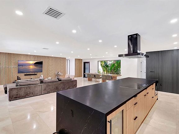 5th image of 7711 Miami View Dr #Sf1