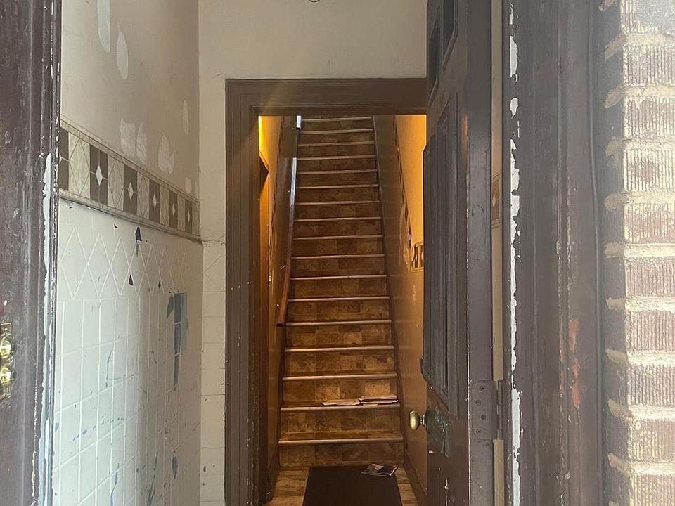 2nd image of 1490 Gates Avenue