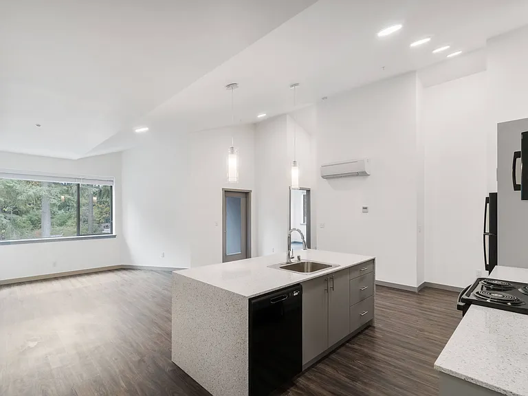 Serenity Apartments — Photo 159