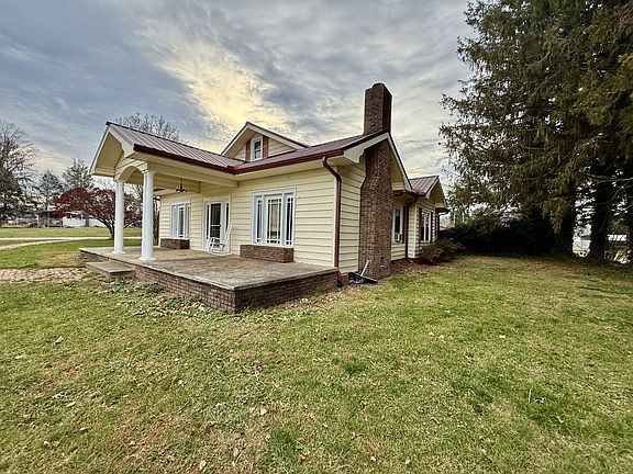 2703 Old Spartanburg Road, East Flat Rock, NC