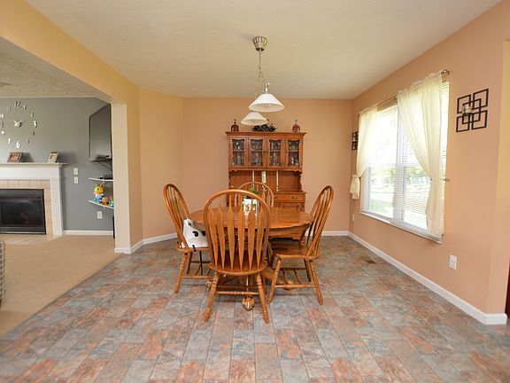 4th image of 7649 Mourning Dove Ln
