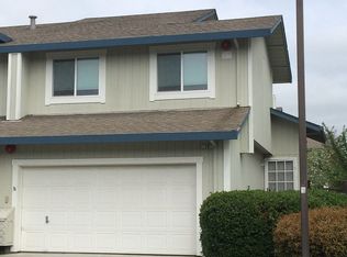 19 Meridian Cir, Rohnert Park, CA 94928