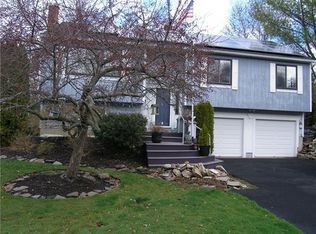 11 Round Table Rd, New Milford, CT 06776