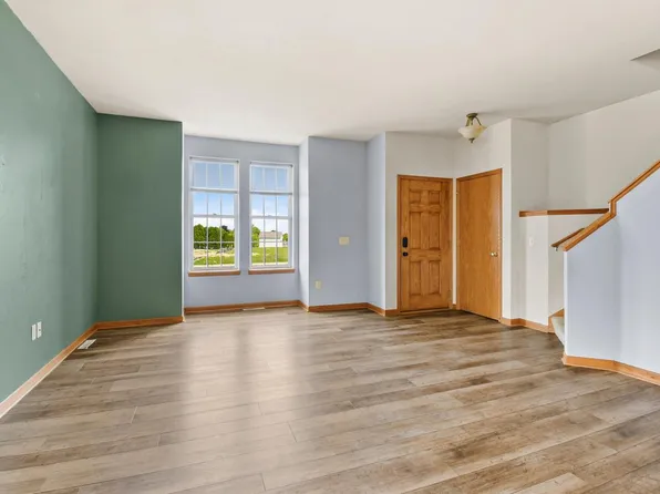 632 Hunter Oaks Boulevard, Watertown, WI 53094