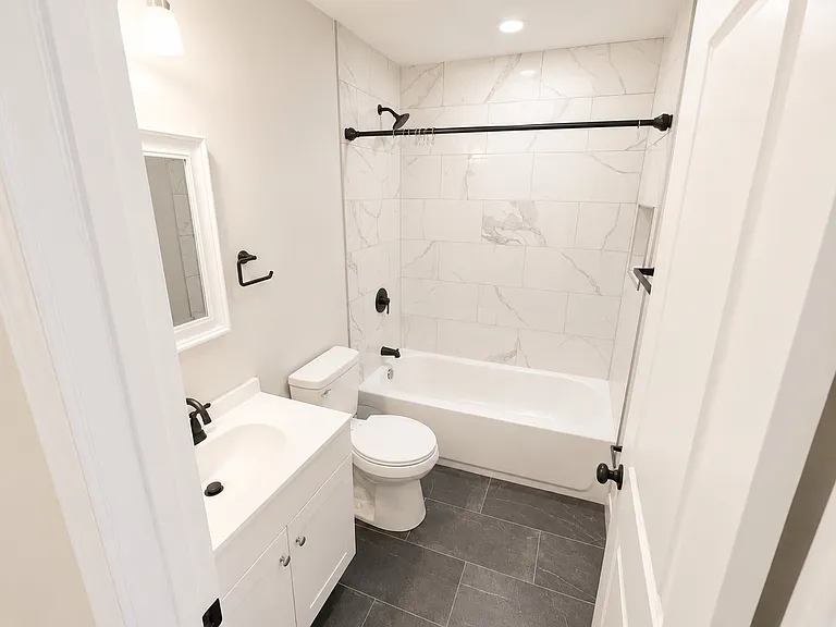 432 Bonsal St — Photo 7