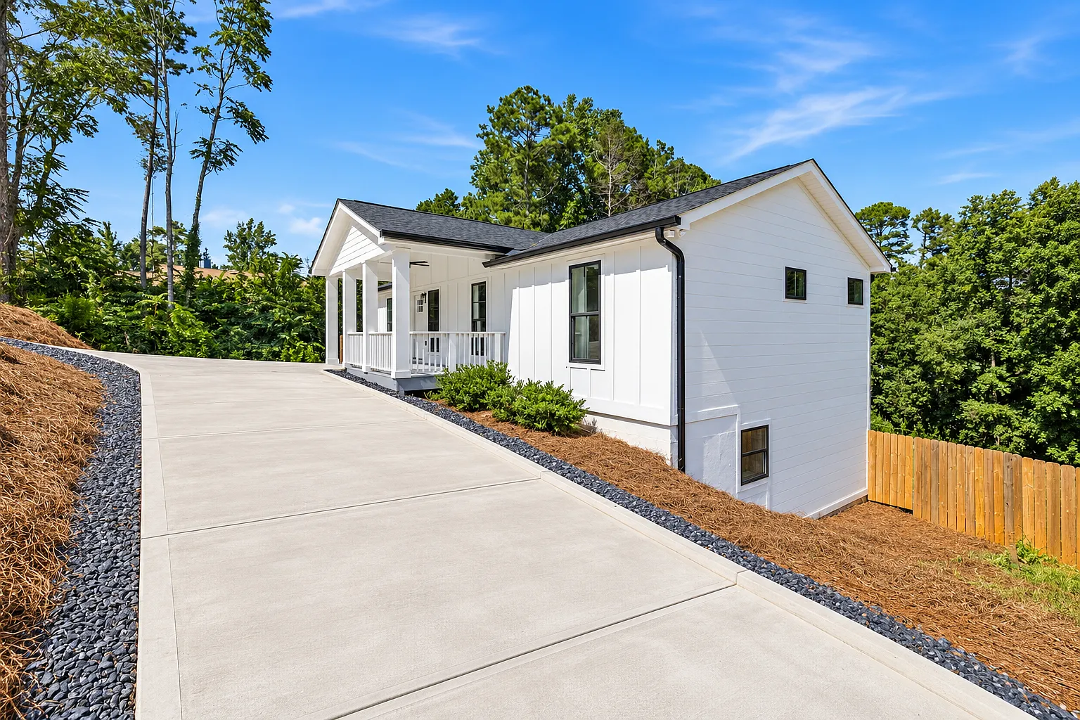 3 bed, 2100 sqft, $2,500 — Photo 3