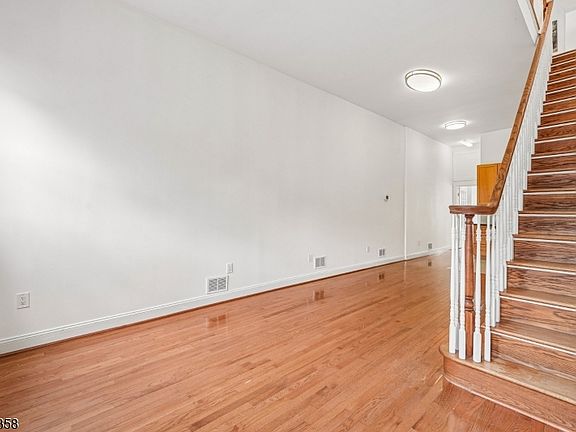 3rd image of 90 A Hackensack Plk R