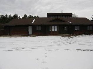 21185 Sycamore St NW, Oak Grove, MN 55011