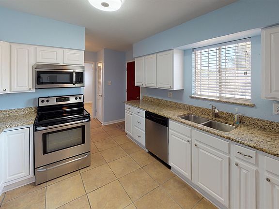 3rd image of 5137 Yvette Ave
