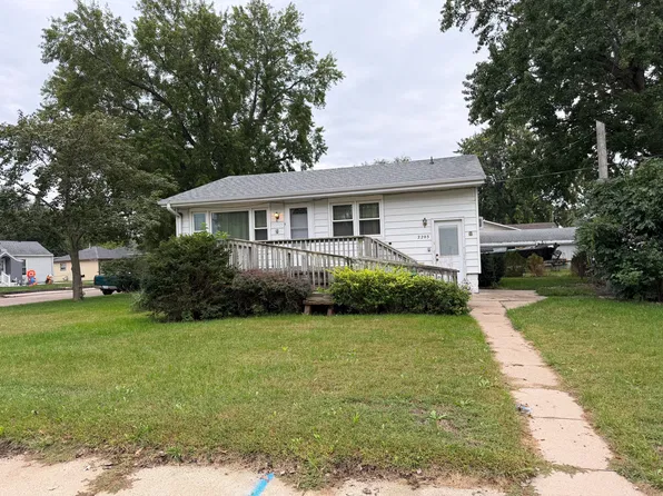 2203 W North Front St, Grand Island, NE 68803